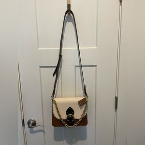 Beautiful Coach Handbag with detachable chain and leather strap